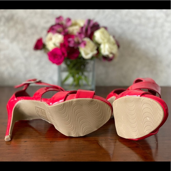 Shoe Dazzle Strappy Red Heels, 5.5, Never Worn - Picture 4 of 5